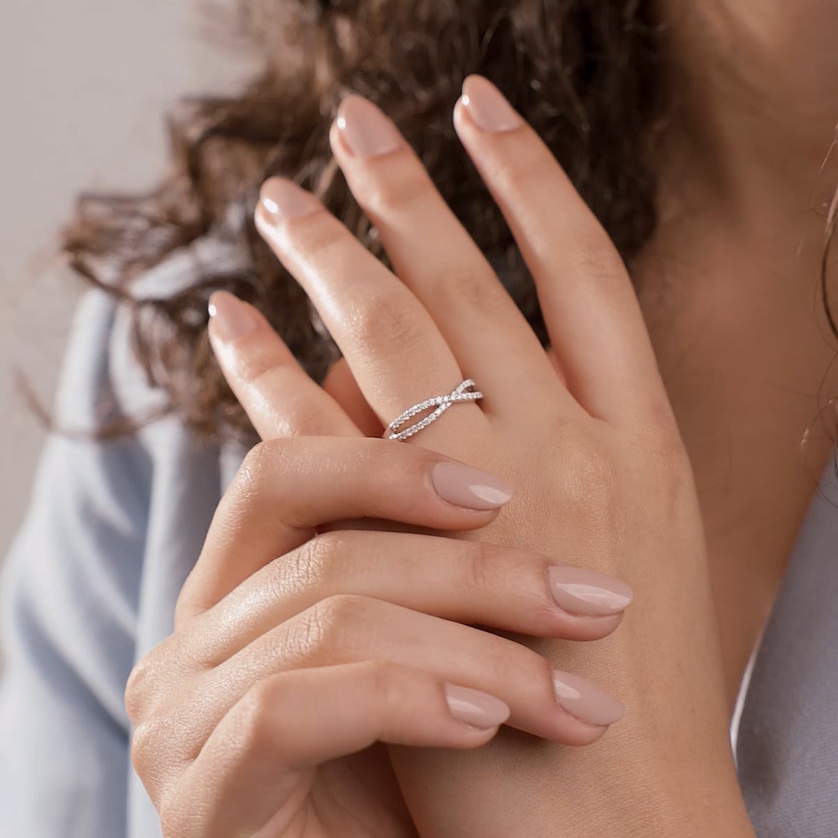 Infinitya Round Lab-Grown Diamond Crossover Wedding Band