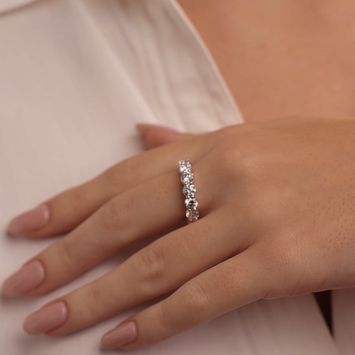 Shared Prong Round Lab Grown Diamond Eternity Band