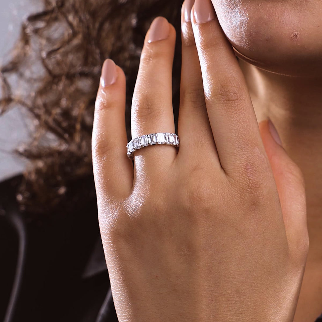 Ovalmera Luxe Emerald & Oval Lab-Grown Diamond Eternity Band