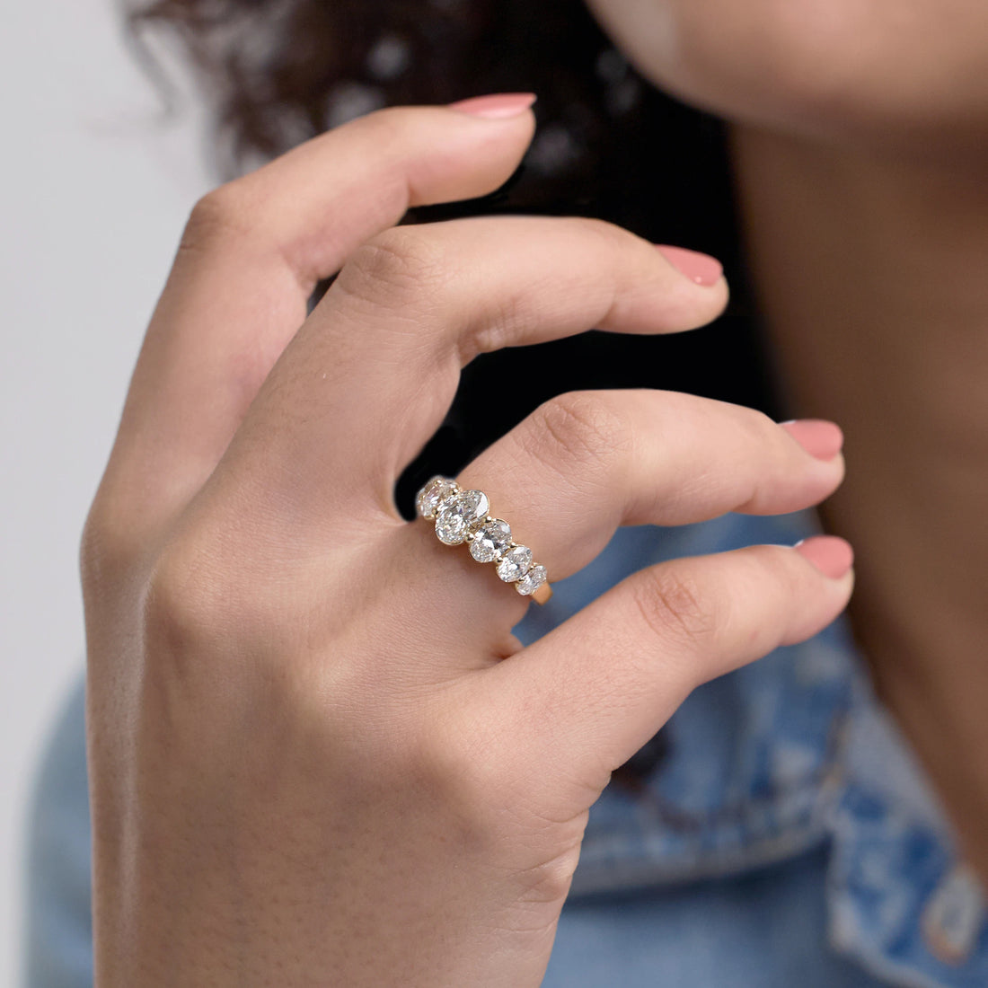 Gradelle Oval Lab-Grown Diamond Graduating Band