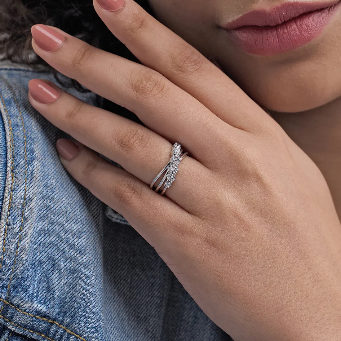 Crossera Luxe Round Lab-Grown Diamond Seven-Stone Crossover Band