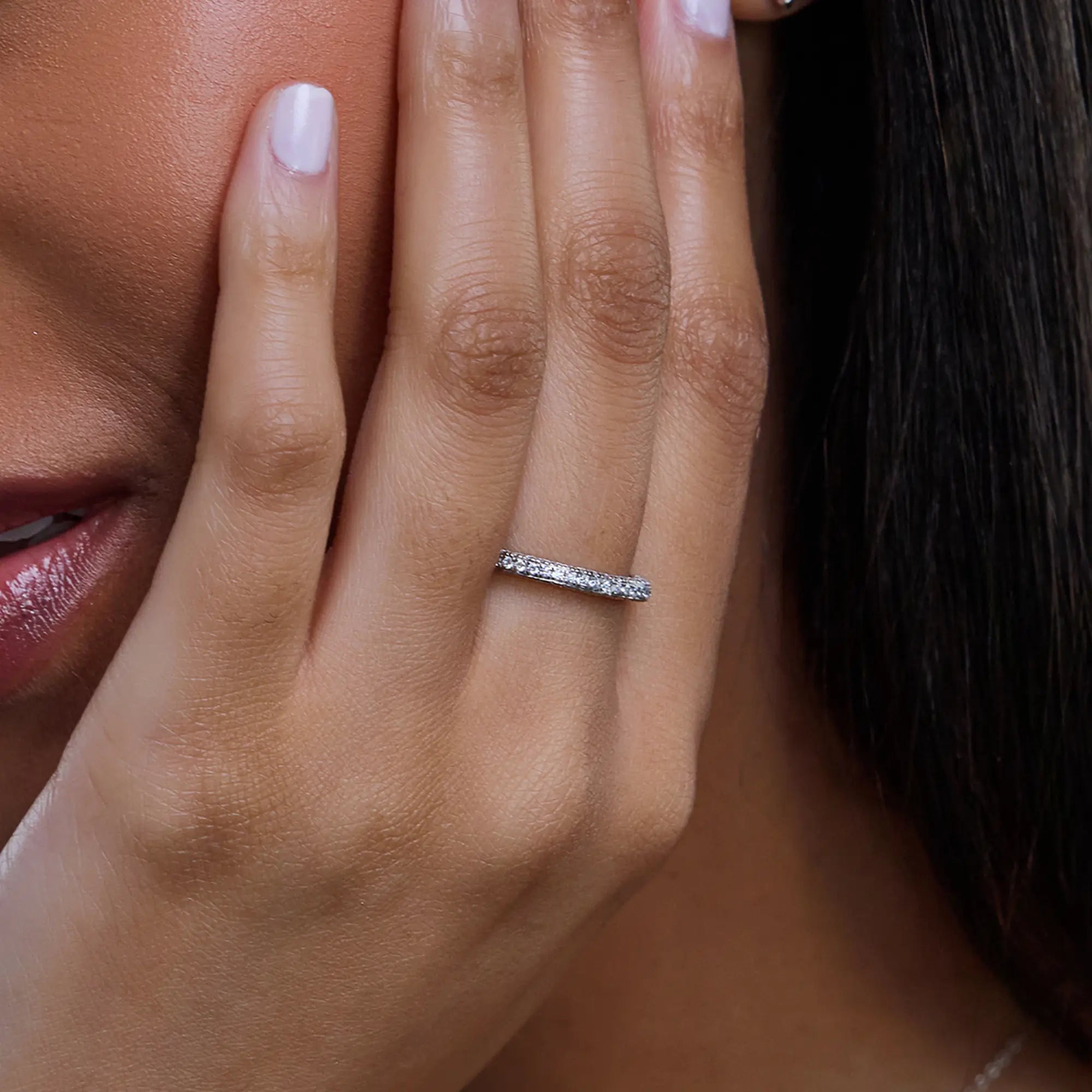 Rivéline Round Lab-Grown Diamond Rollover Pavé Wedding Band