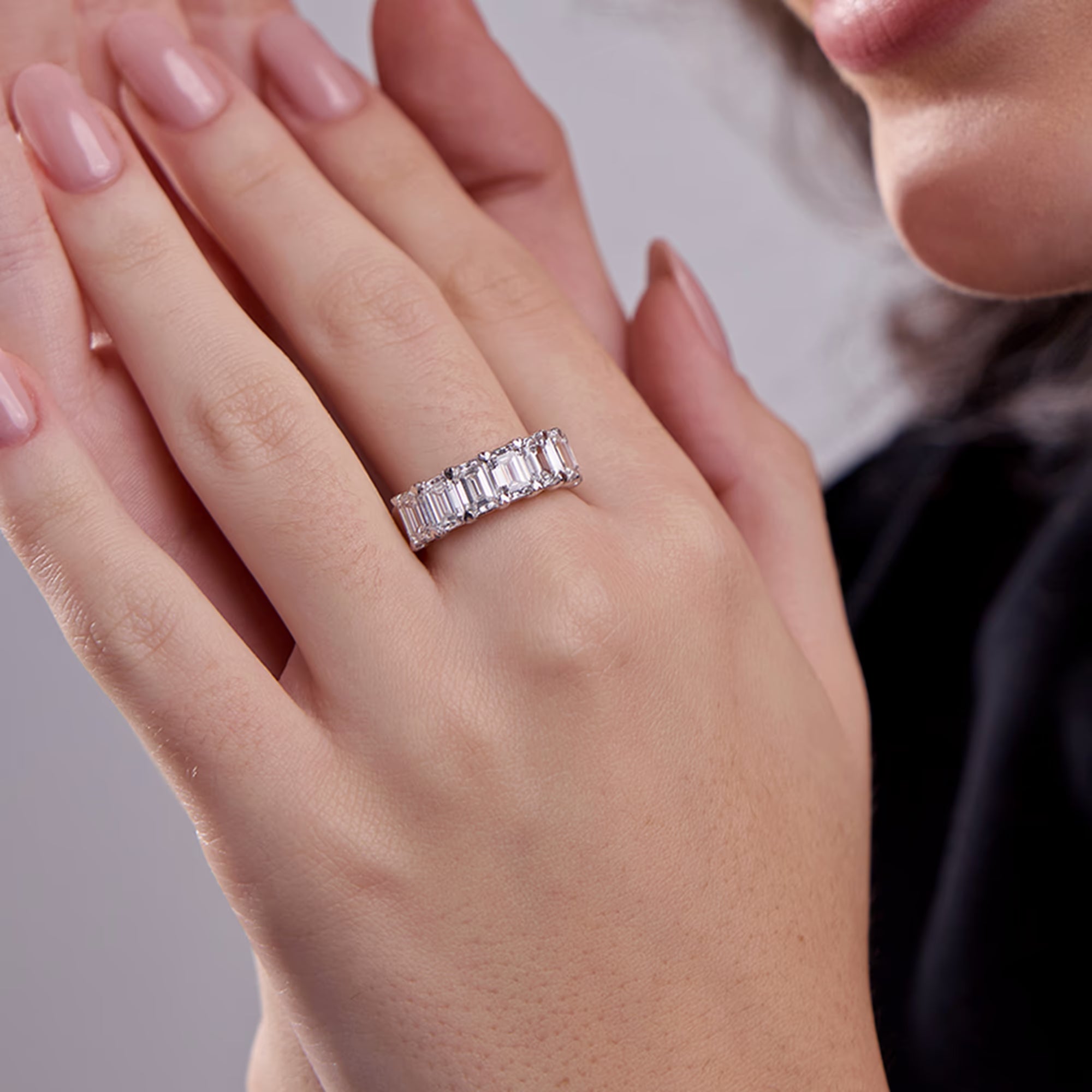 Heptara Luxe Emerald Lab-Grown Diamond Seven-Stone Anniversary Band
