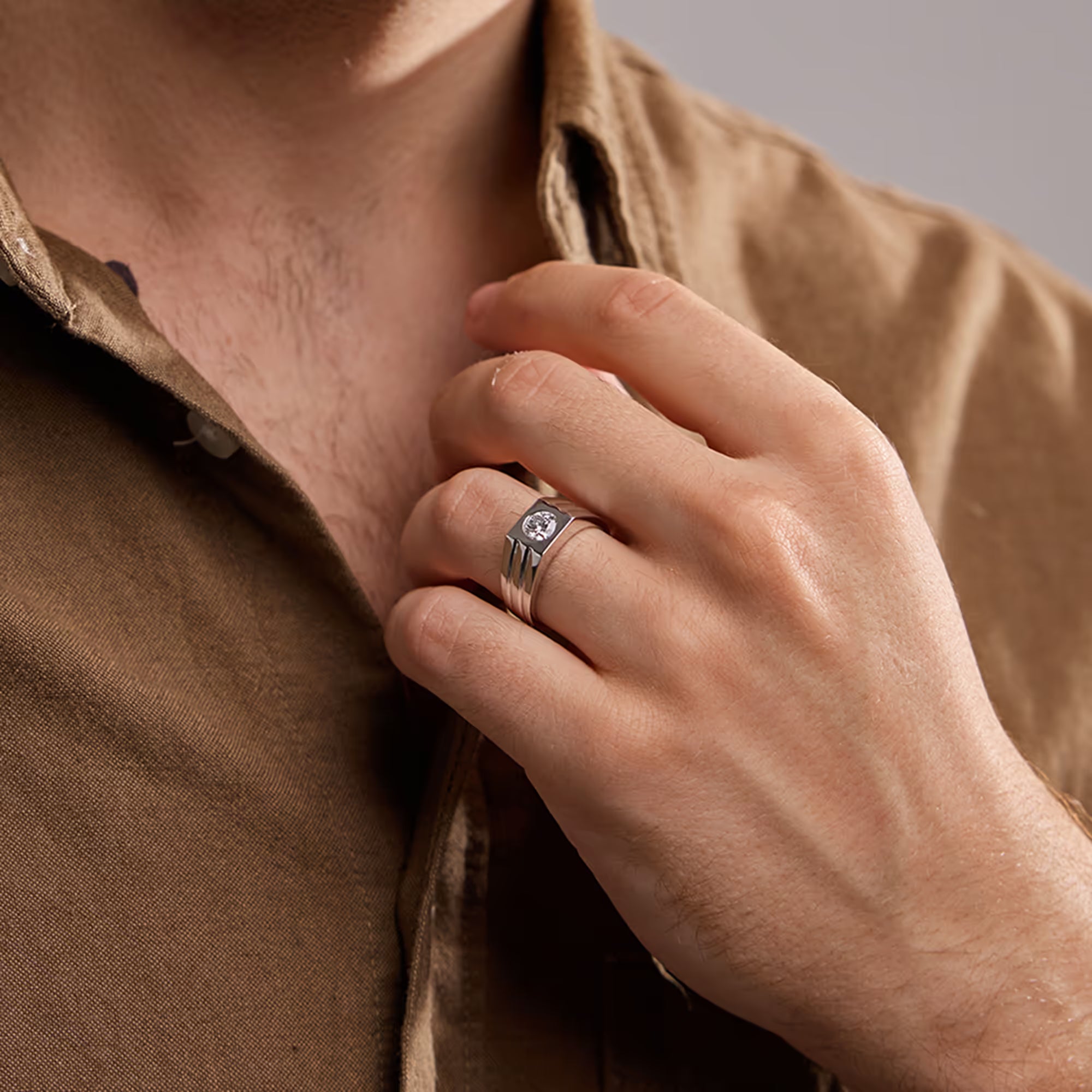 Classic Men's Round Lab Grown Diamond Solitaire Engagement Ring in Gold