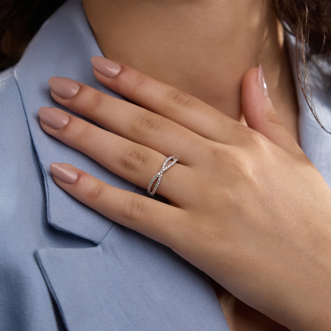 Infinitya Round Lab-Grown Diamond Crossover Wedding Band
