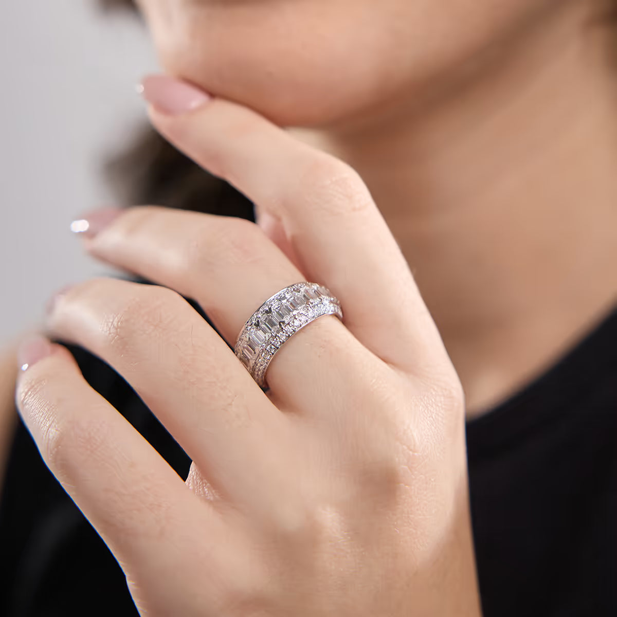 FrameLuxe Emerald & Round Lab-Grown Diamond Eternity Band