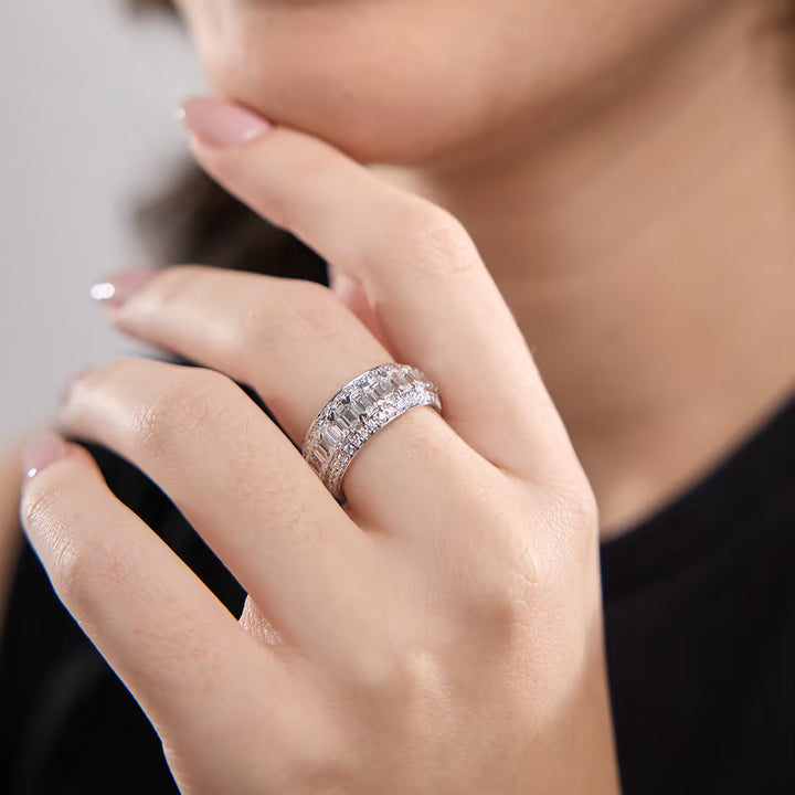 FrameLuxe Emerald & Round Lab-Grown Diamond Eternity Band