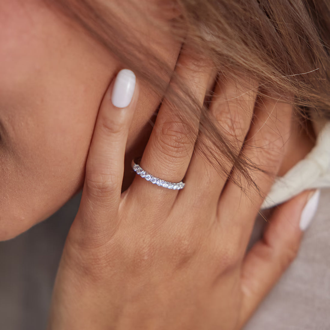 Virelle Round Lab-Grown Diamond Classic Four-Prong Wedding Band