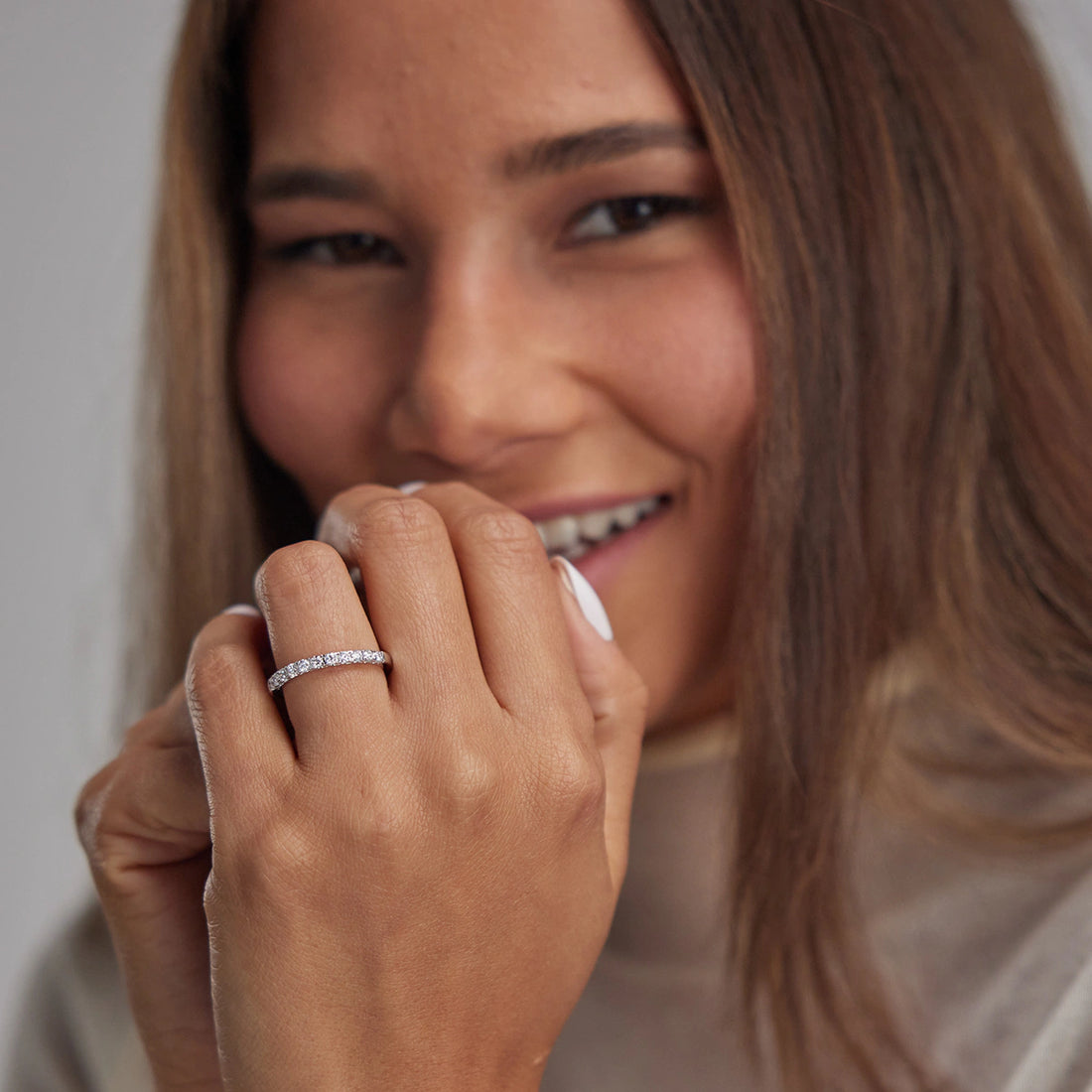 Virelle Round Lab-Grown Diamond Classic Four-Prong Wedding Band